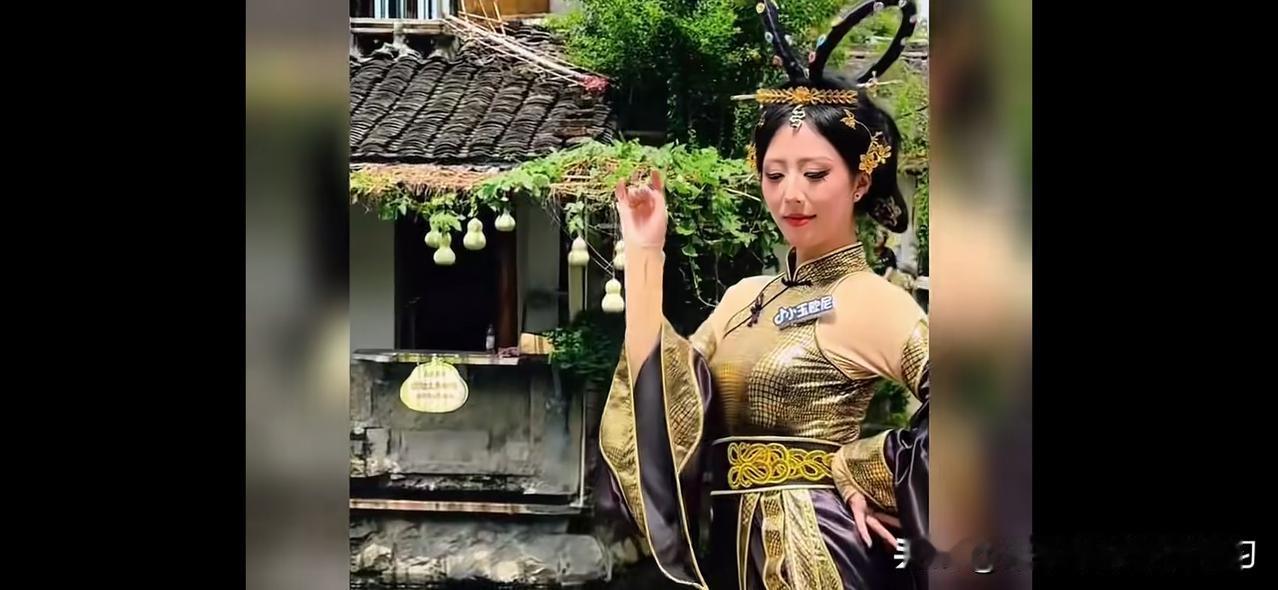 万万没想到，动画片的七个金刚葫芦娃场景在现实生活中出现，关键还有那个蛇妖[捂脸]