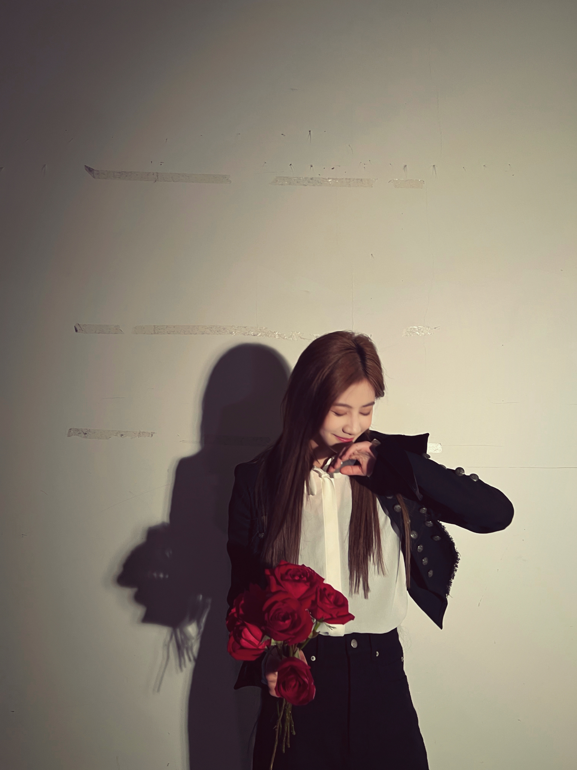 袁一琦今天qq音乐超级巅峰之夜造型让人看起来好心动啊🌹 