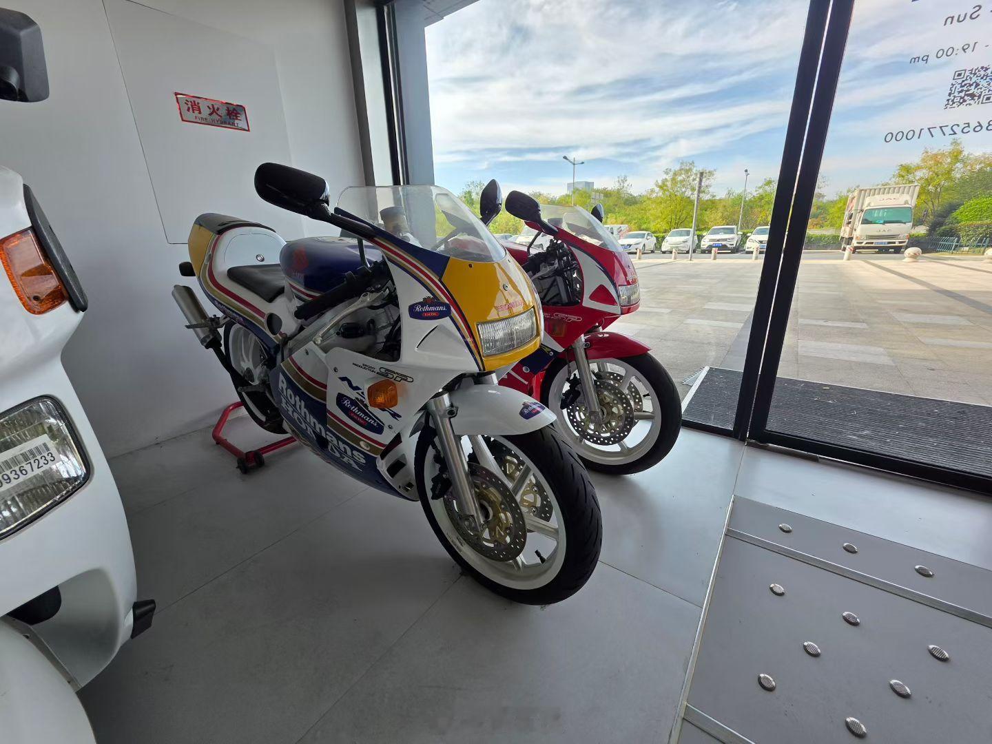 虽然车老了 帅是真的帅还有人知道这是什么车？[嘻嘻] ​​​