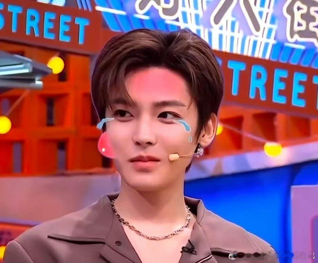 侯明昊 表情富公来的喔你好星期六 家人们谁懂这期的欢乐密码！侯明昊一上场，表情就