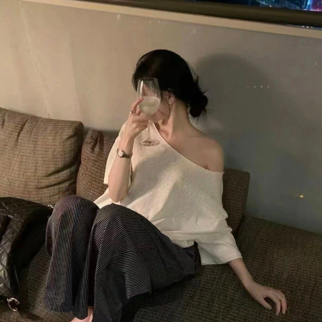 人与人之间最突然的就是 上次见面还在计划着等下次 等秋天 等过年 一切都还未实现