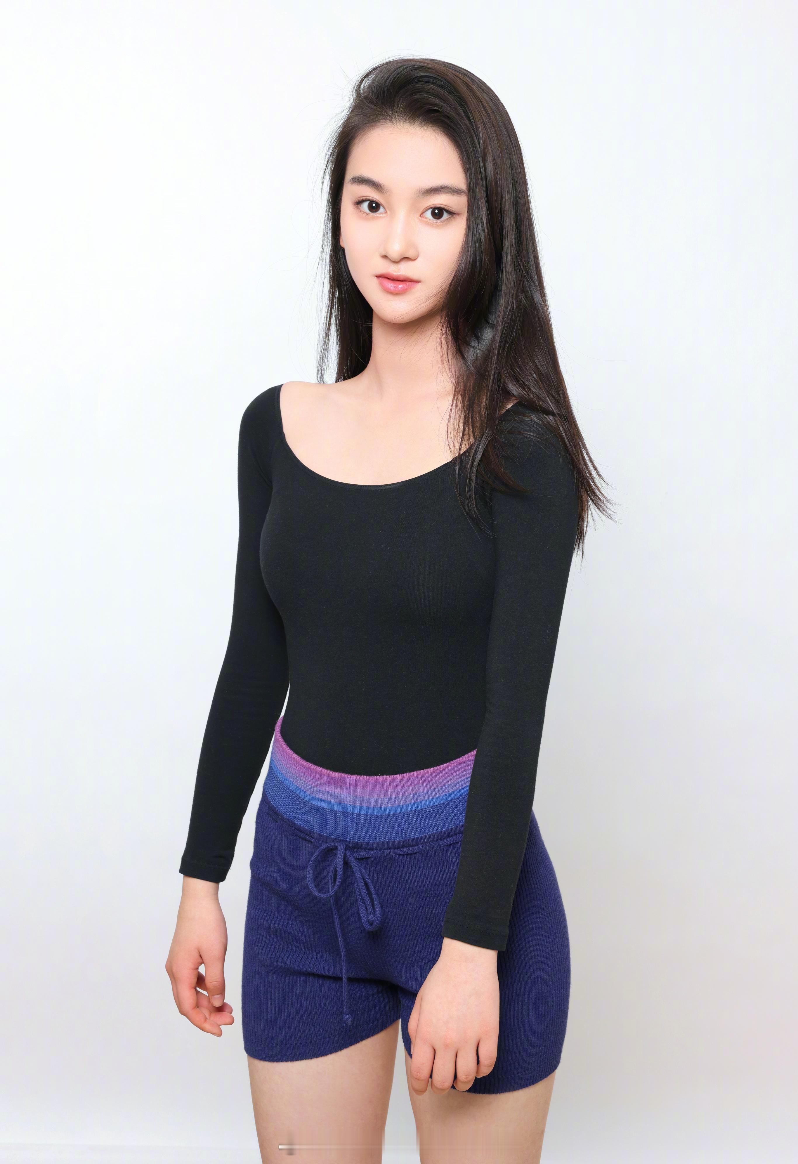 2021届艺考生 04年 来自上海戏剧学院附属舞蹈学校[心]北京电影学院表演专业