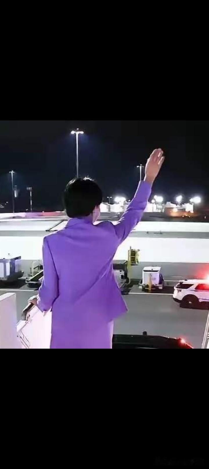 只要自己不尴尬，尴尬的永远是别人。


高市跑到美国去，美国没有盛大的欢迎仪式，