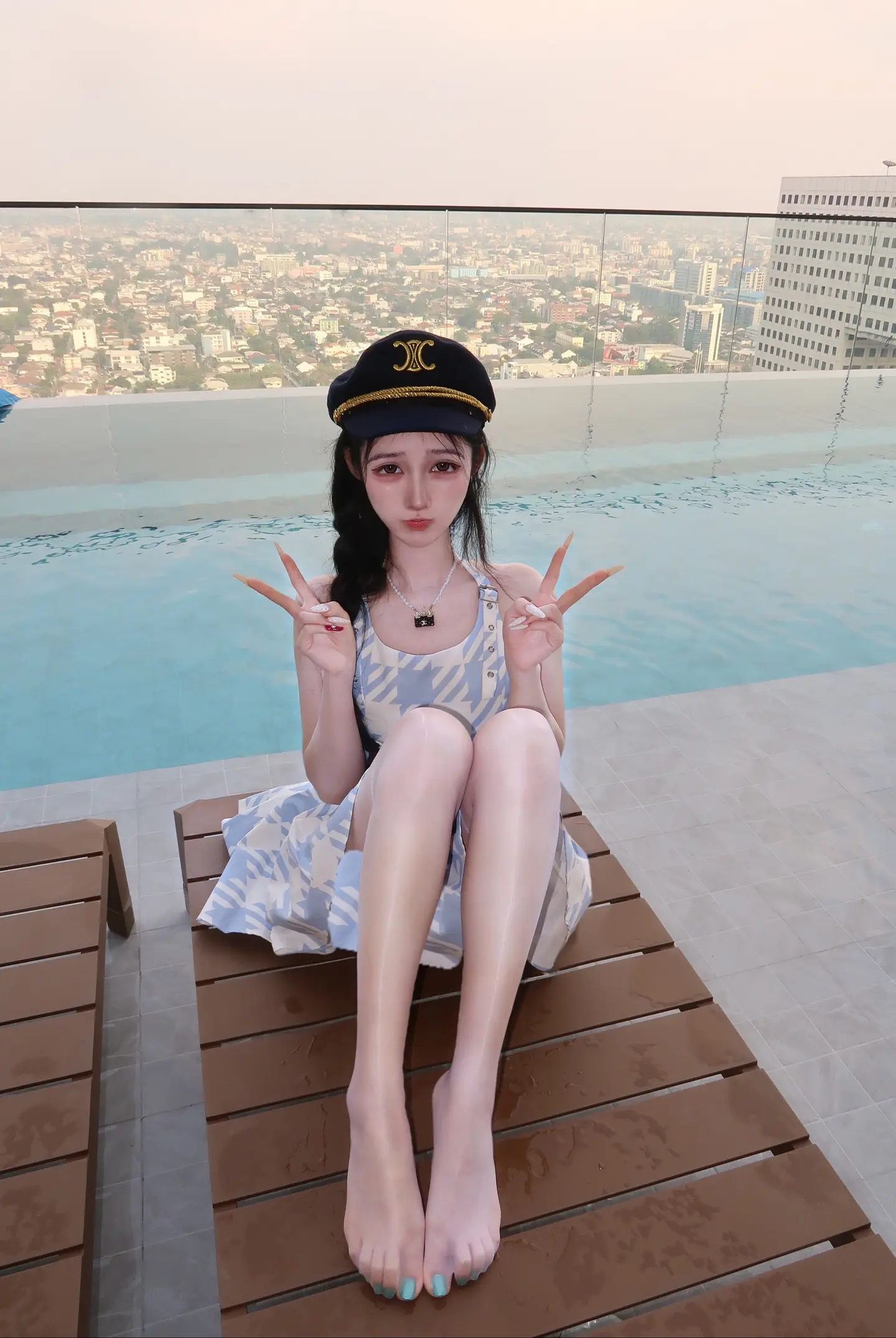 你说我的脚有点小 我说踩你的脸刚刚好