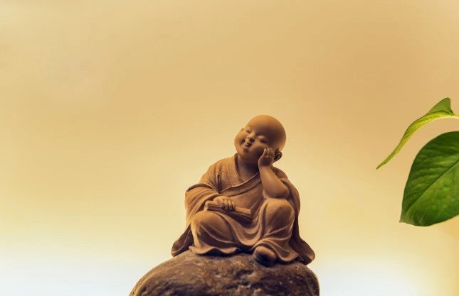宽容是对别人最大的恩惠，一个不经意的宽容或有意的谦让，能让你舒怀，让别人幸福，这
