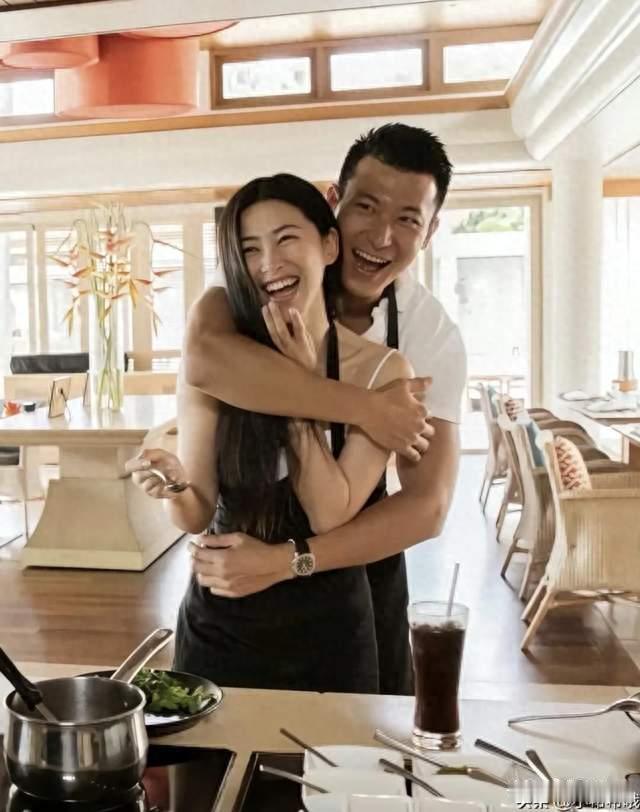朱珠夫妇体态出圈，这才叫健康身材！