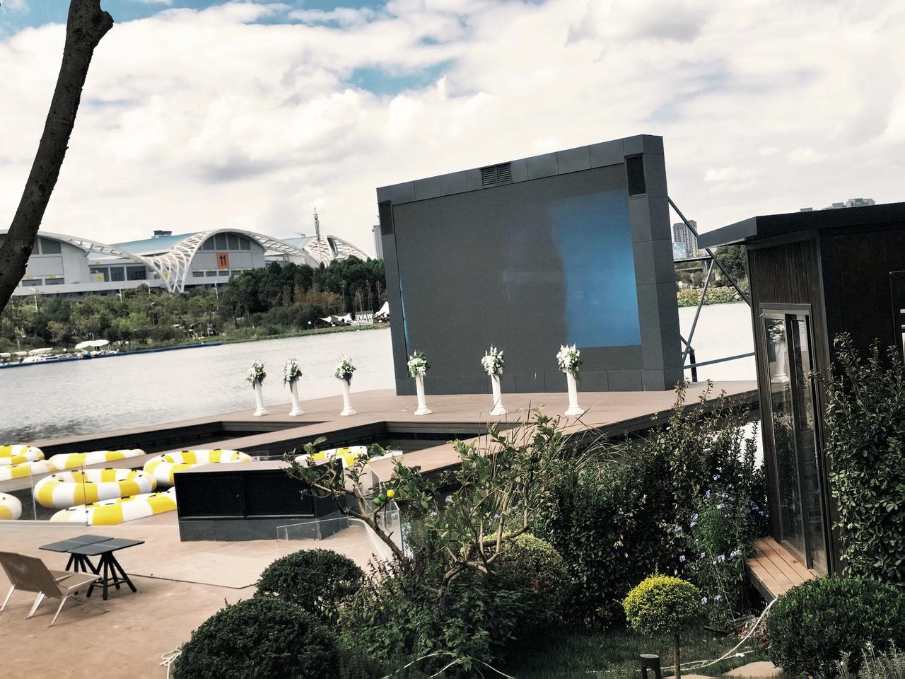 昆明五甲塘湿地公园其实是在四五年前的时候建得差不多了的。这回只是重新增加了一些元