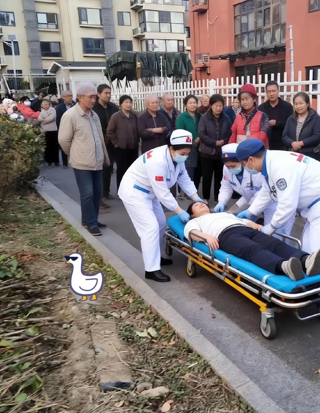 悲剧发生了，太遗憾了！
 
今天我们小区发生了一个悲剧。一个仅26的男孩，因为长