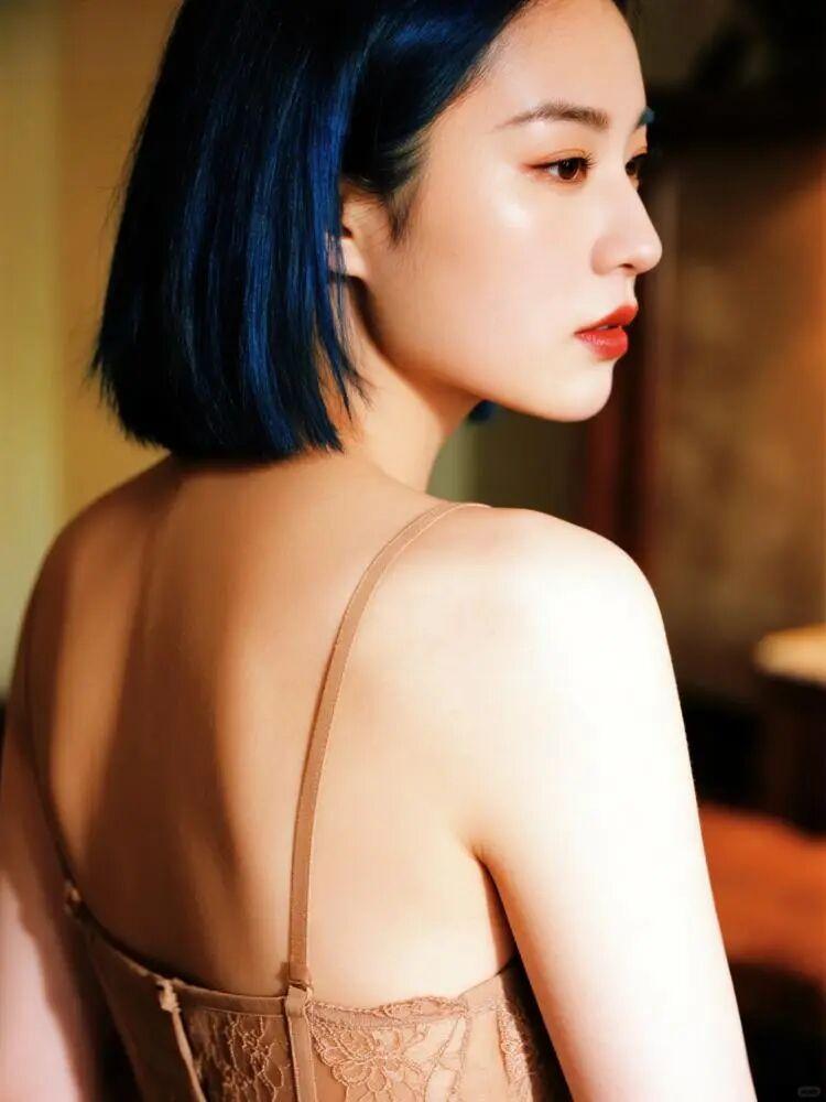 回眸一笑百媚生