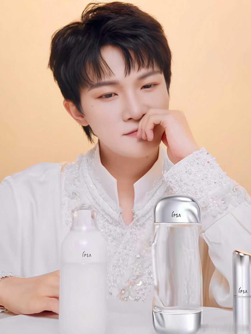 ✨ ✨ 【小圈跟米子们说午安啦】镜头切开十二种性格剖面接住每片羽毛下坠的抛物线谐