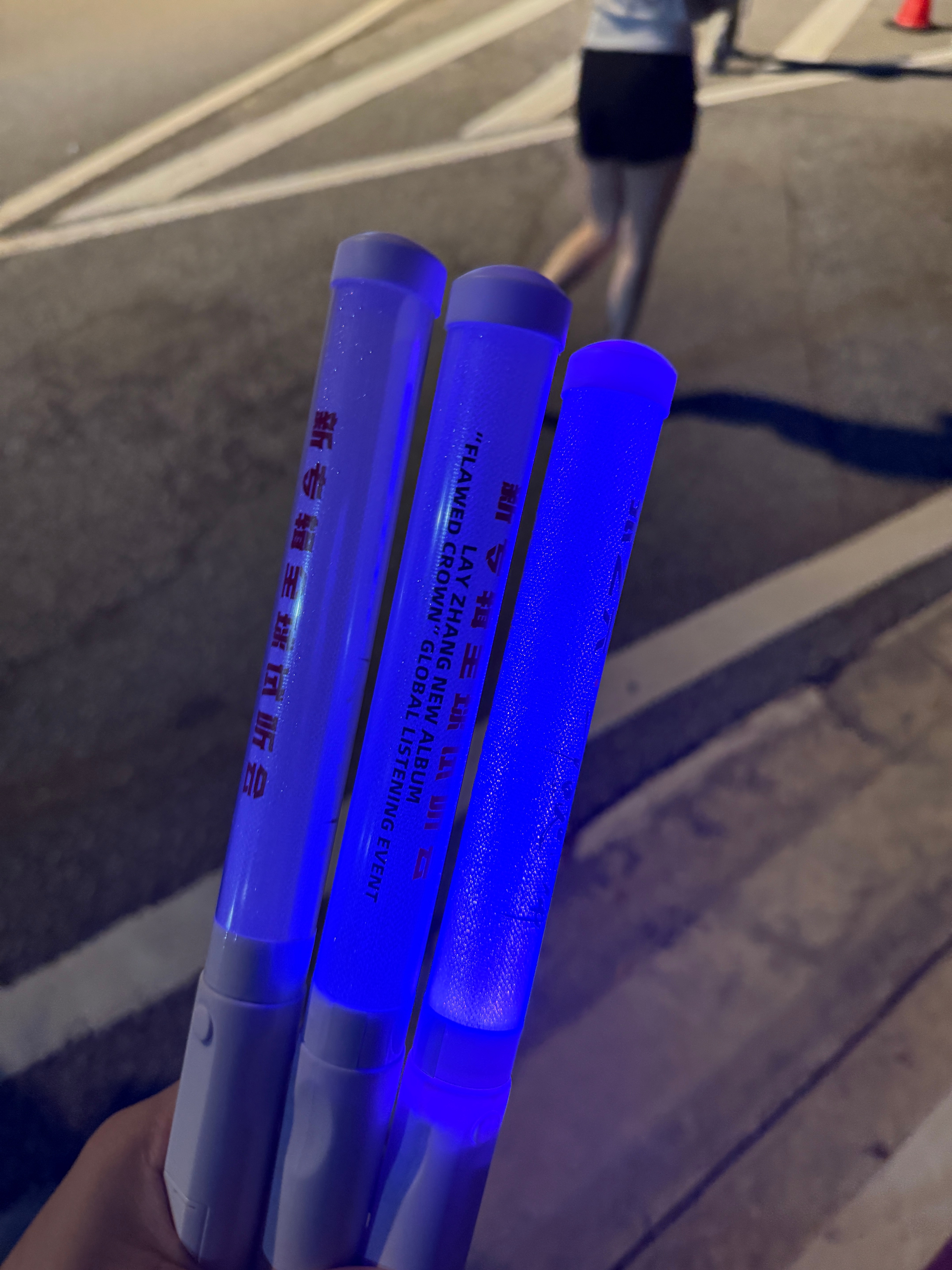新专辑抽奖有人需要嘛（前后左右好多路人朋友不要了 我找他们要的） 