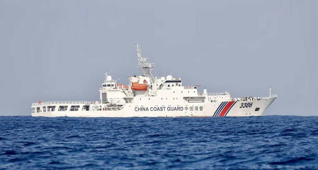 台湾吓傻了，海上直面大陆

10月20日清晨，东沙岛东北侧海面还是一片漆黑，一艘
