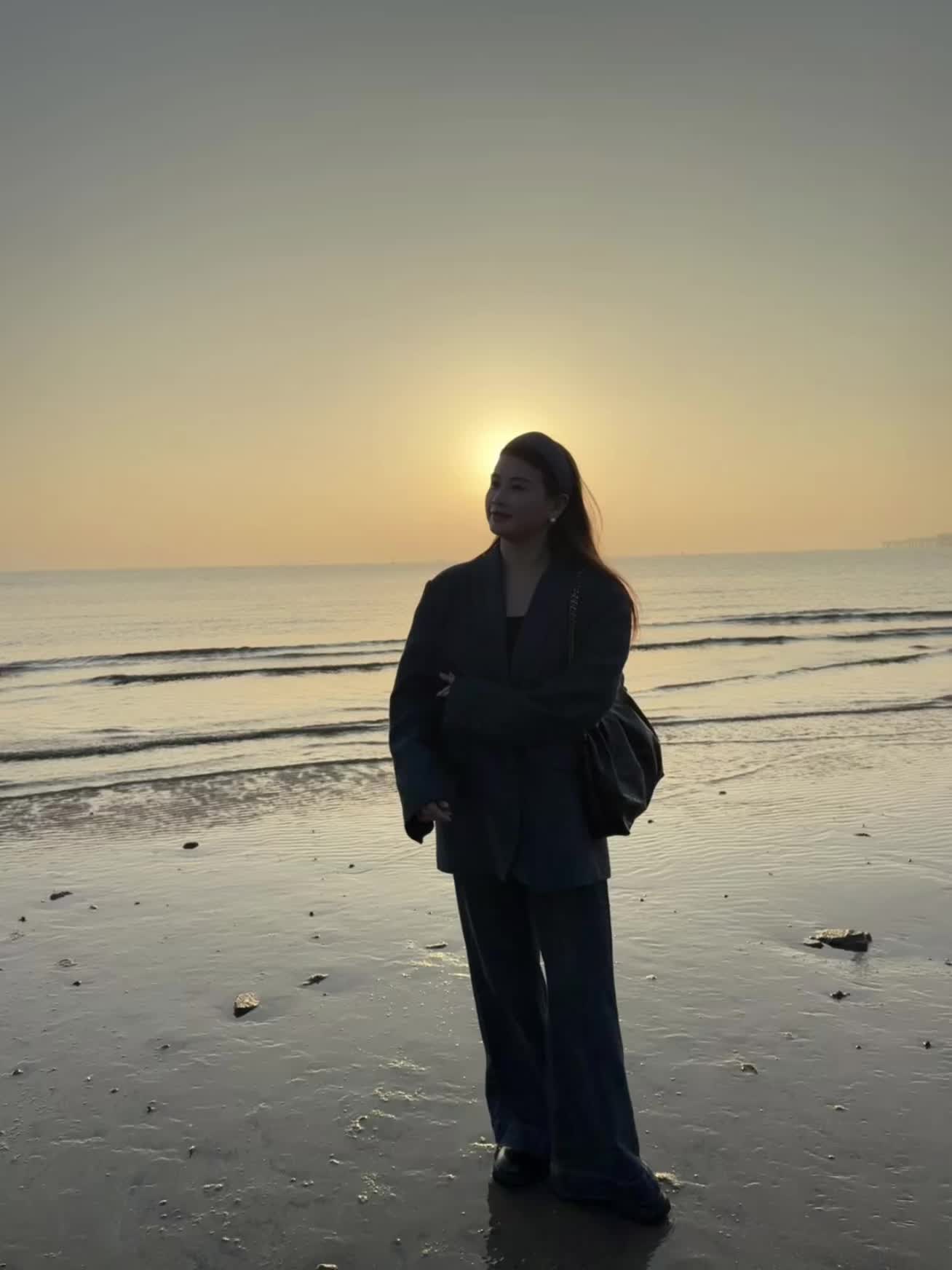 上层人用利益维持人脉，下层人误以为关系就是人脉 最牢固的人脉关系，一定...