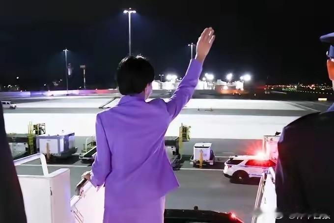 …人心都是肉长的！为什么美军铺红地毯让日本网民破防？因为美军那小小的细节和举动，