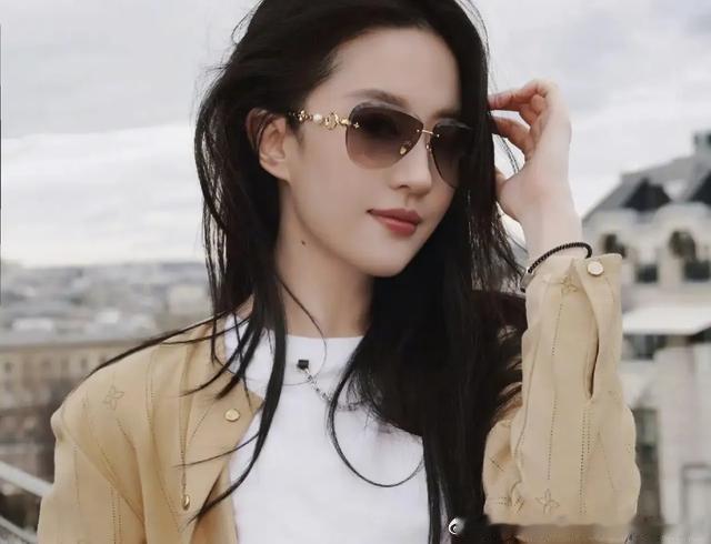 别羡慕刘亦菲送黄金了！你老板只会送你“福报”！ 