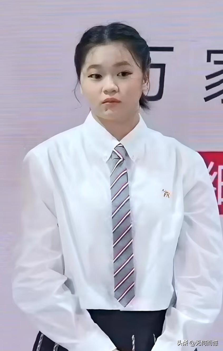 全红婵的变化太大了，真是三日不见，刮目相看，简直有点认不出来是她了，比以前富态多