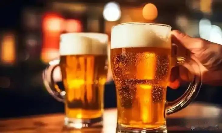 啤酒再次成为关注对象！多名院士发现：常喝啤酒的人，有6个变化
 
在日常社交、休