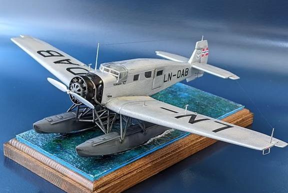 Junkers W34容克斯W34是德国制造的单引擎客运和运输机。它于20世纪2