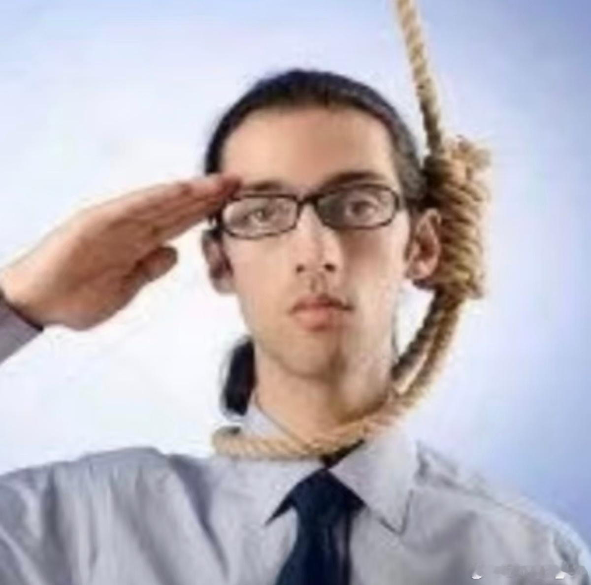 想着趁现在没事把行李收拾下 最先开始收衣服结果有条裙子找了半个小时没找到 连装冬