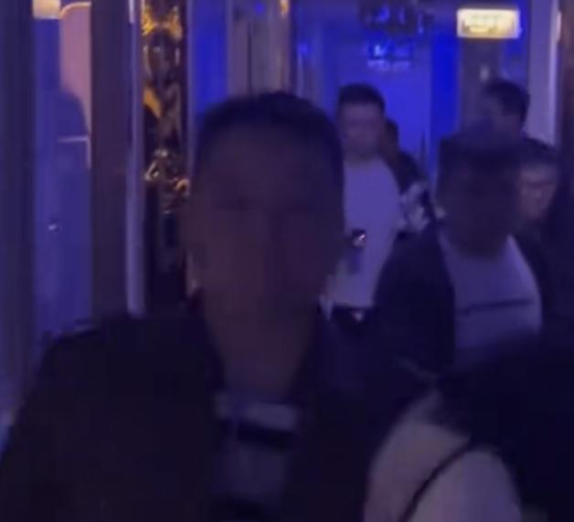 一个爆炸性的新闻是惊呆了我，老年人群体艾滋病感染人数再持续上升，并且已成为疫情防