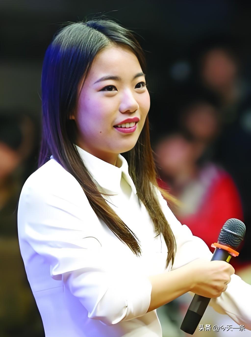 依规撤销蒋方舟硕士学位，是维护学术底线、捍卫教育公平的必须。名校文凭是严谨治学的