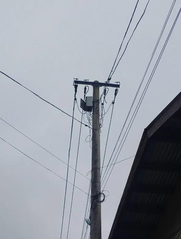 缅甸掸邦南部东枝市白佛街区偶尔长时间停电，给街区民众带来巨大困难。
一名地区民众