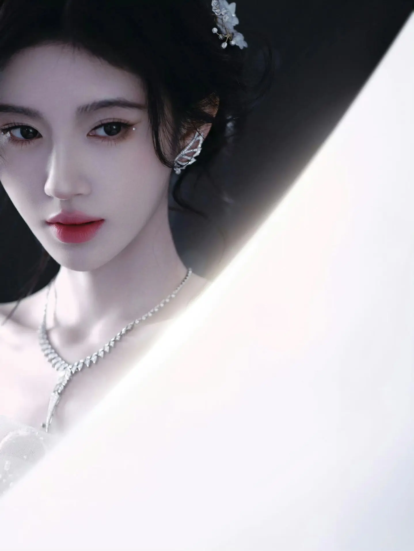 仙女下凡了吧🤗，今天小鞠一身白色仙女裙美晕了！