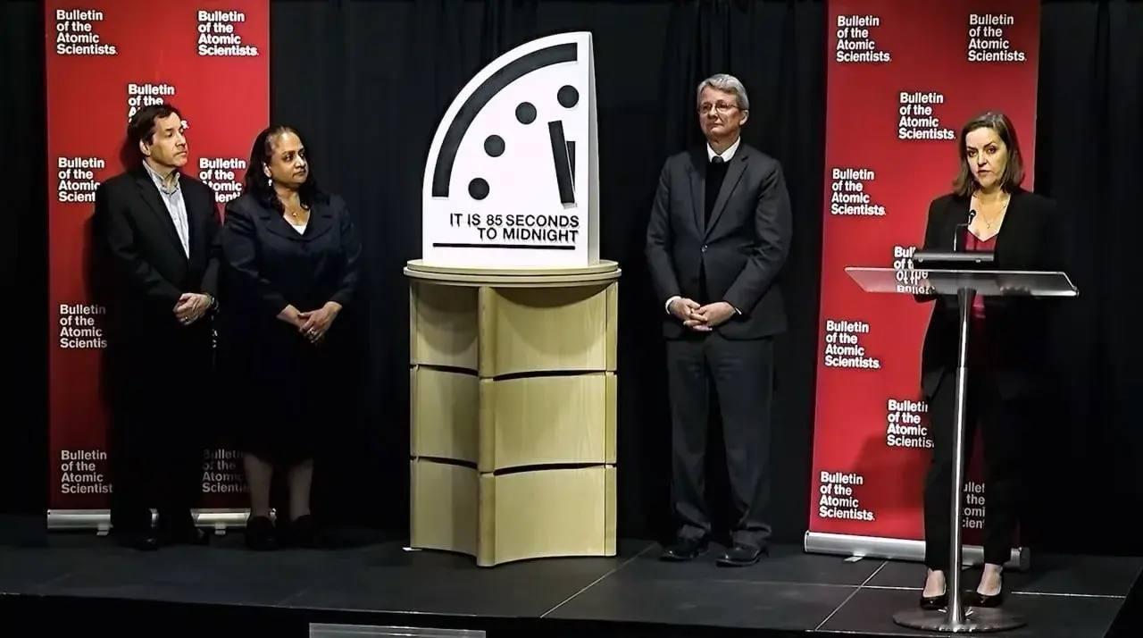 《原子科学家公报》最新发布，末日时钟被调至距核午夜仅85秒，较2025年的89秒