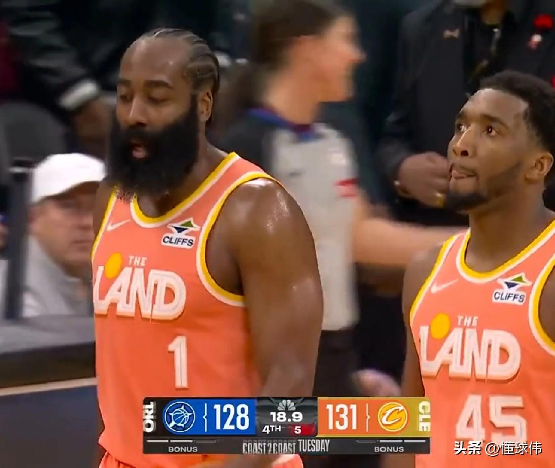 积极讨论！米切尔谈哈登：

“我们会积极讨论比赛内容。”

“这有利于我们更好去