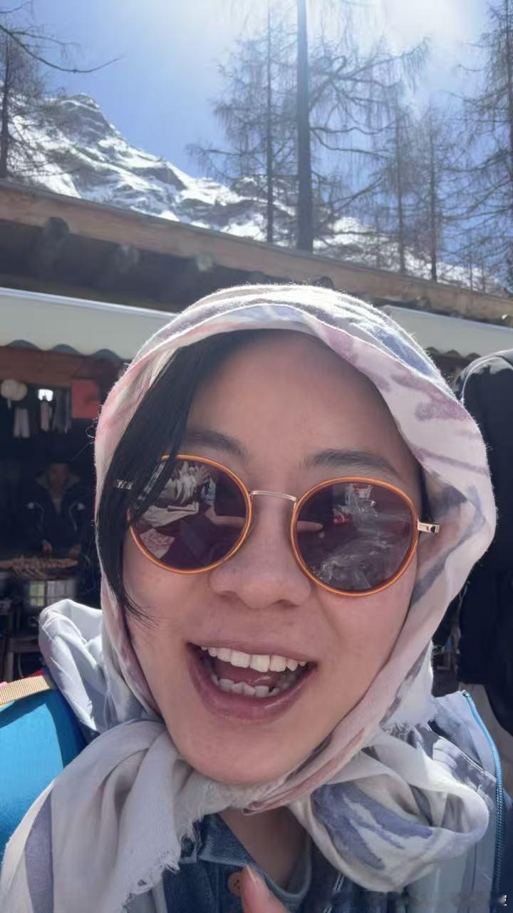 狗宝妈检查报告啥事没有，真好。虚惊一场。发张野妈庆祝一下，这两天她太快乐了。 