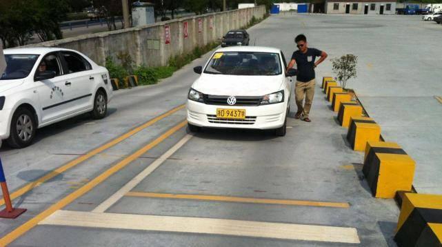 每个刚刚拿到驾驶证的人都希望自己能变成一位老司机，毕竟新手司机在开车的时候总是会