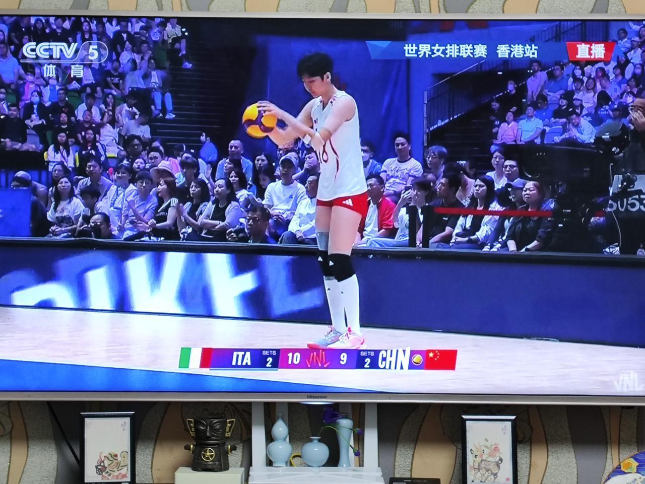 中国女排2-3不敌意大利，结束了香港站的争夺。

        世界女排联赛香