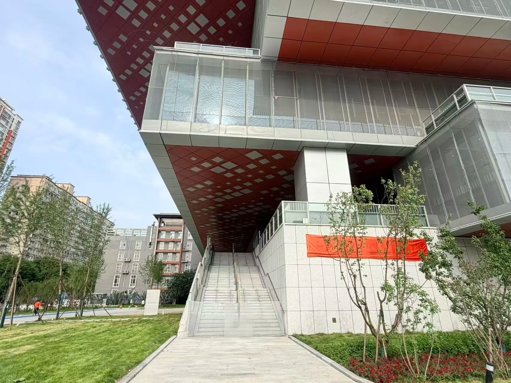 【石家庄市桥西区图书馆6月8日正式开放】石家庄市桥西区图书馆发布开馆通知，该馆新