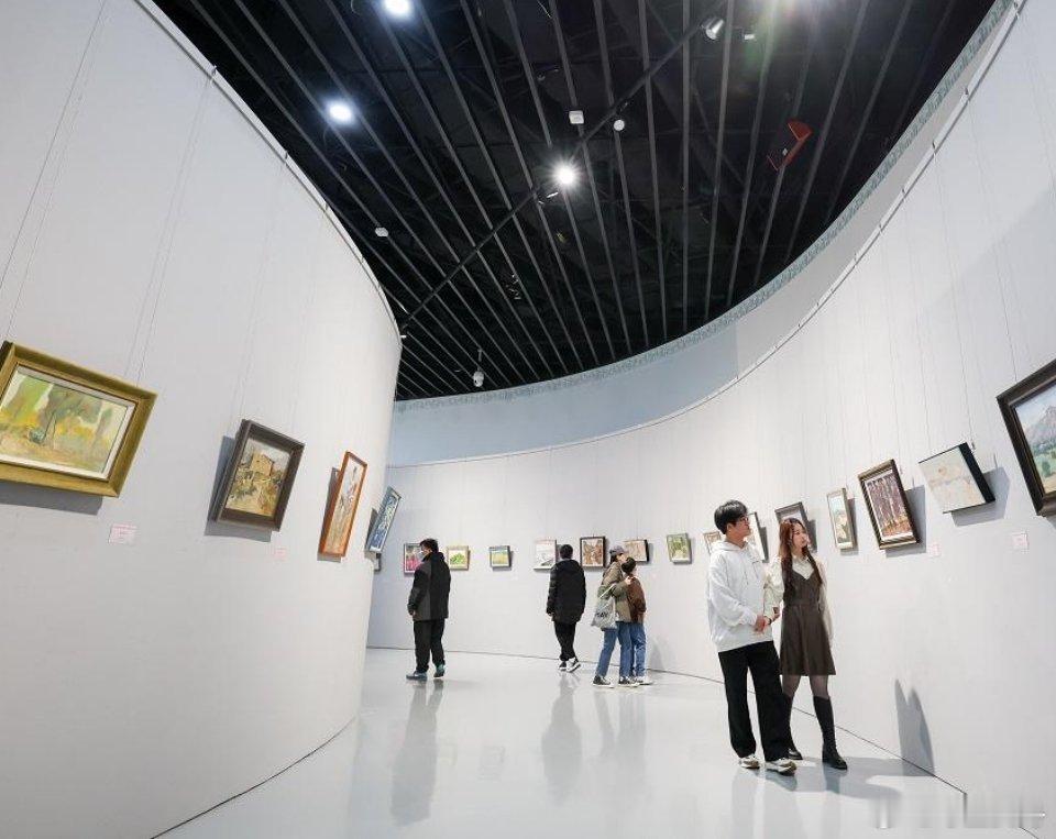 #寻美内蒙古# 近日，艺韵北疆——2024第五届内蒙古草原油画院写生作品展在内蒙
