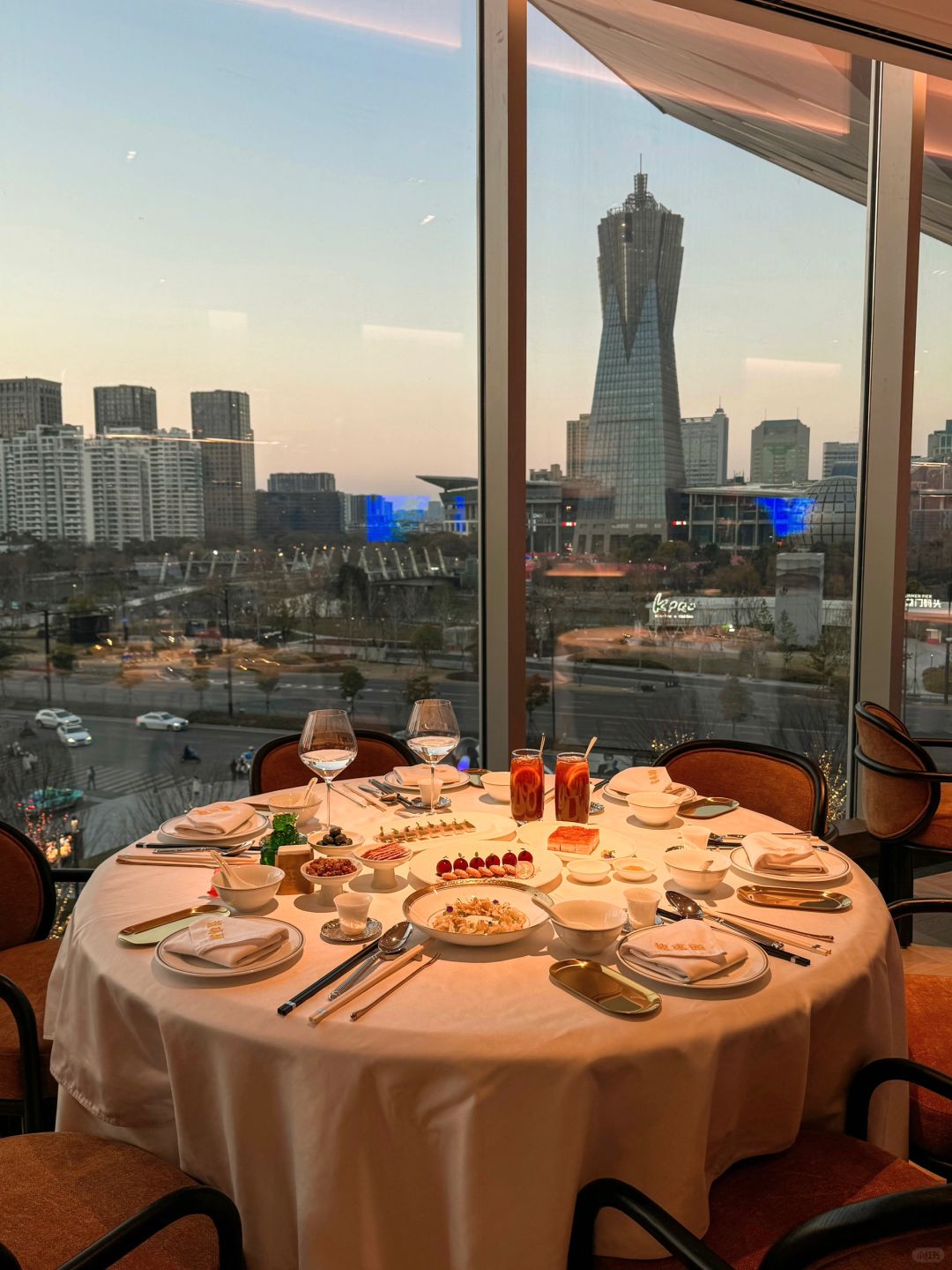 在杭州过年🐉年夜饭要去带“龙”字的餐厅吃🧨