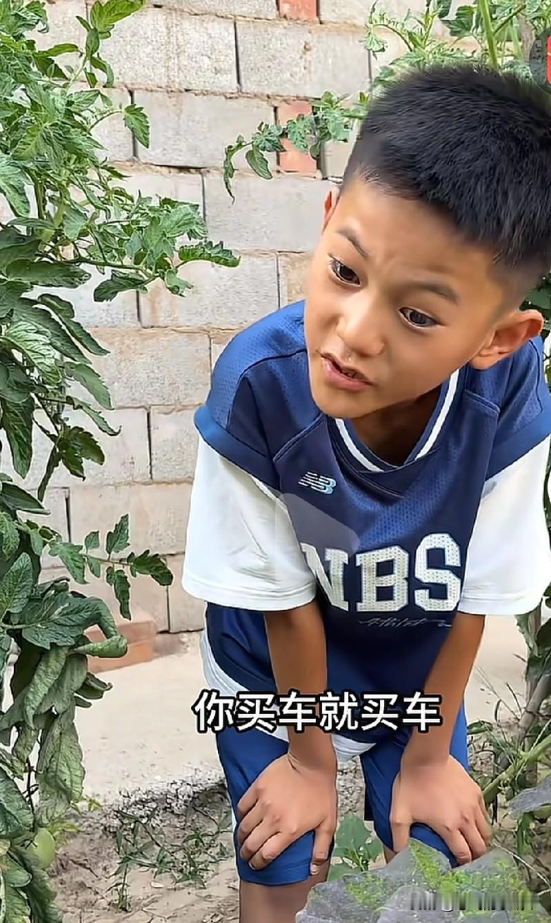 穆萨外甥素福这孩子表达能力强，情商非常高，每次在视频中说话都像个小大人，看看，这