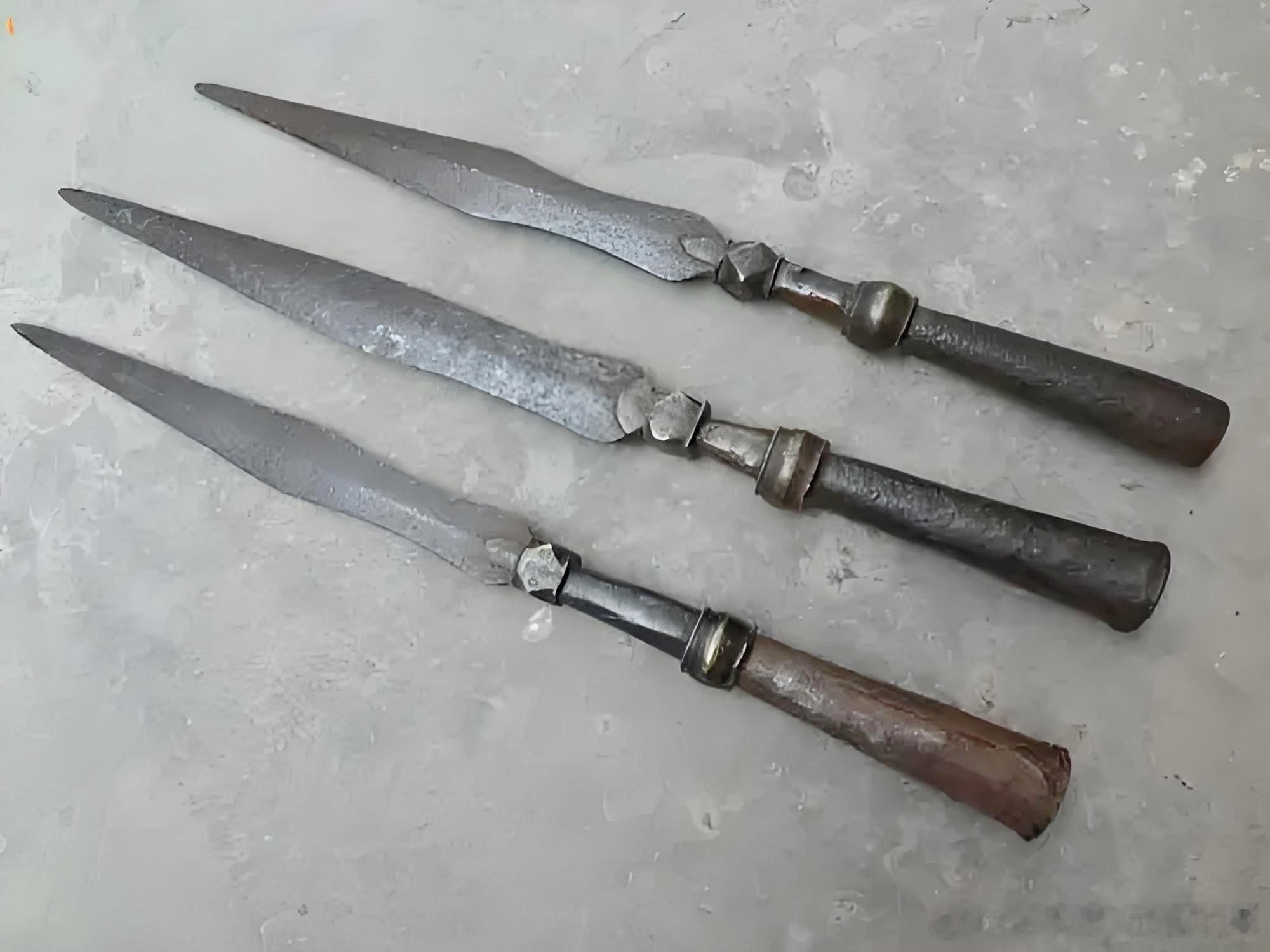 也说绿营枪头       古兵圈里有个约定俗成的一个名词“绿营枪头”，由于大部分