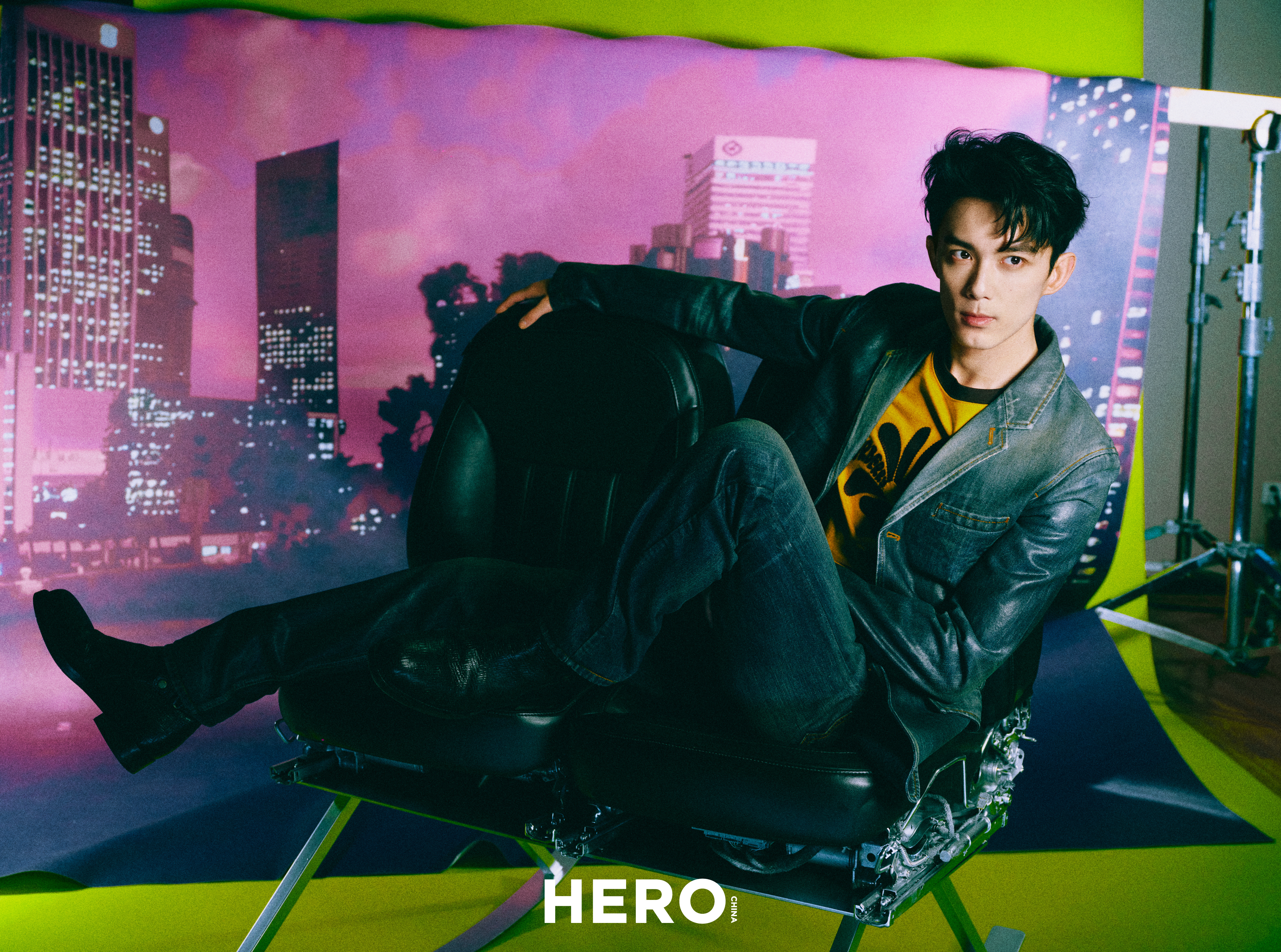 解锁新封面 ，吴磊登上 HERO 中文版四月新刊 ！Burberry & BVL