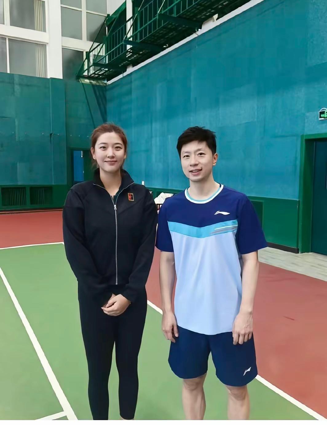 马龙旁边女士是谁？非常漂亮