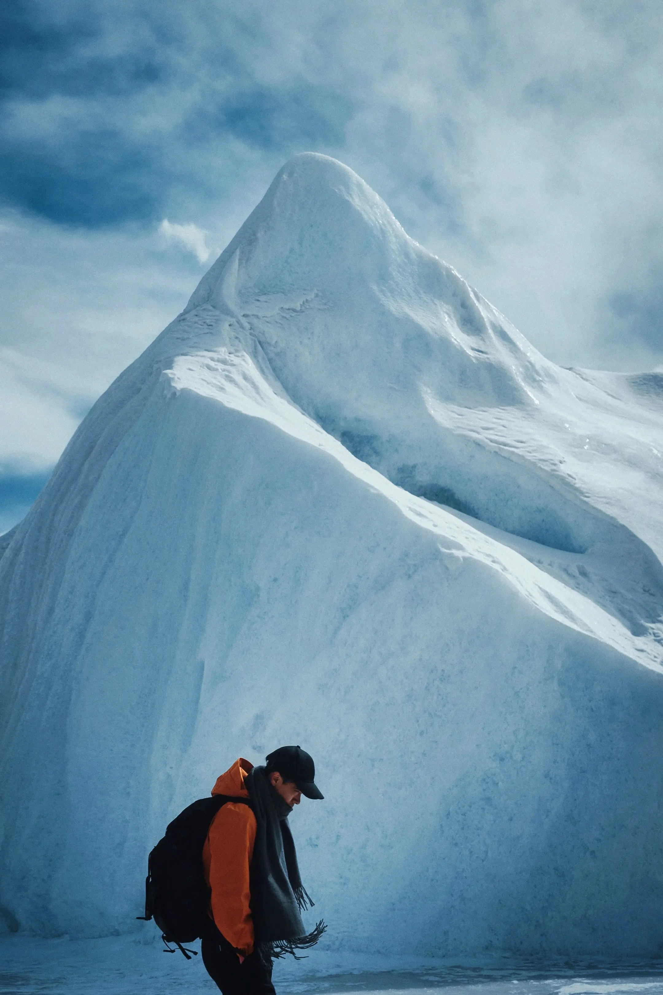 来自远古的蓝冰 | 来古冰川。在冰川消失之前，去触摸一次时间的年轮，地...