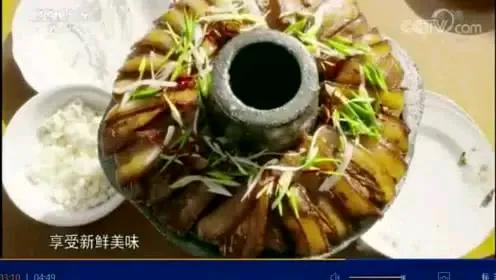 【标题】宁夏隆德盛事启幕：3.71米巨型暖锅热气腾腾，共襄美食盛宴！

【正文】