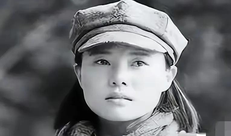 1937年冬天，被抓的女红军吴富莲躺了三天牢房，半夜忽然嚼断了根钢针。狱卒进来时