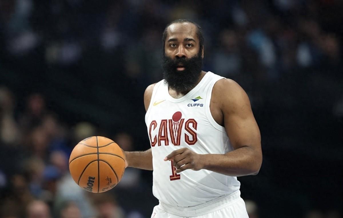 NBA常规赛东部内战，骑士127-98大胜公牛。赛前估计悬念不大，毕竟骑士虐菜一