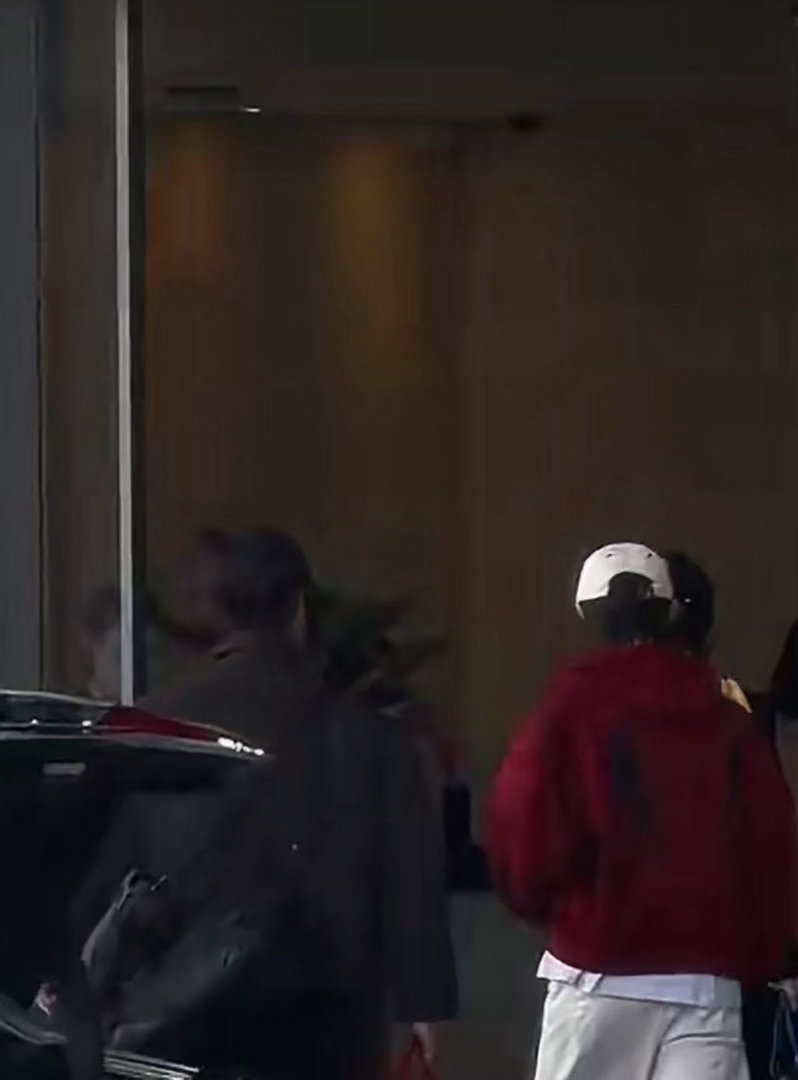 丁程鑫录开推4路透丁程鑫去录开推4了丁程鑫录开推4路透，好帅，行行行 