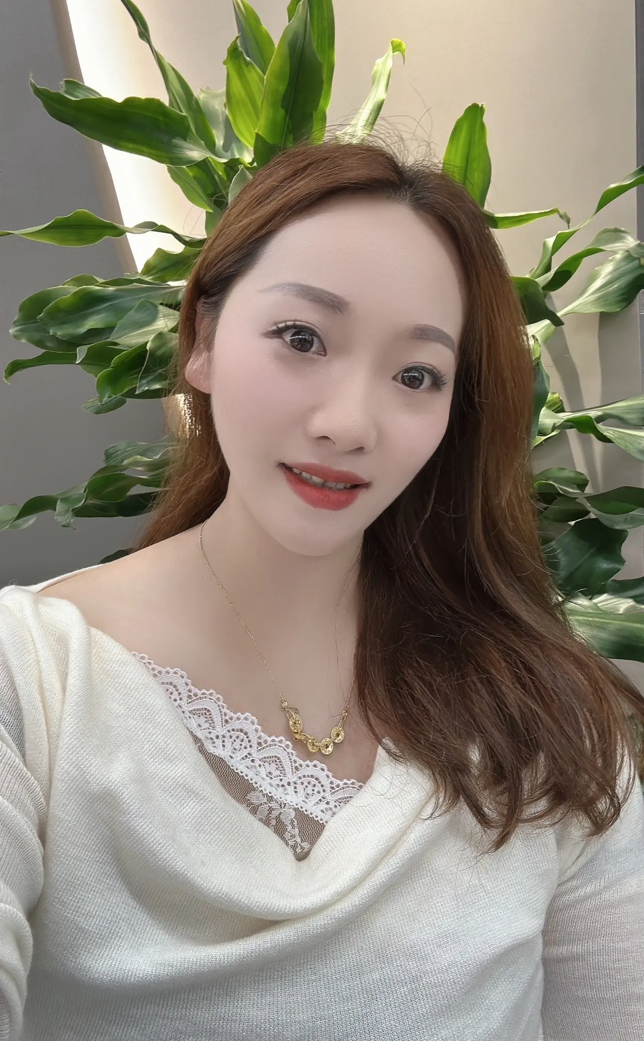 看见衣服  我得减肥 看见饭  人只活一次 白天  再吃饭是狗 晚上 ...