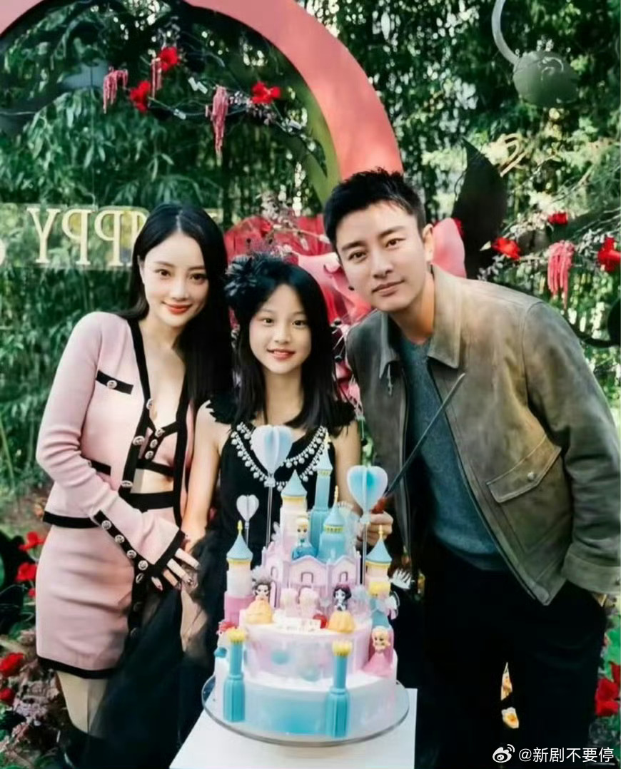 贾乃亮离婚后会一起管孩子刚刷到李小璐采访说和贾乃亮2018年3月就离了，硬是扛到