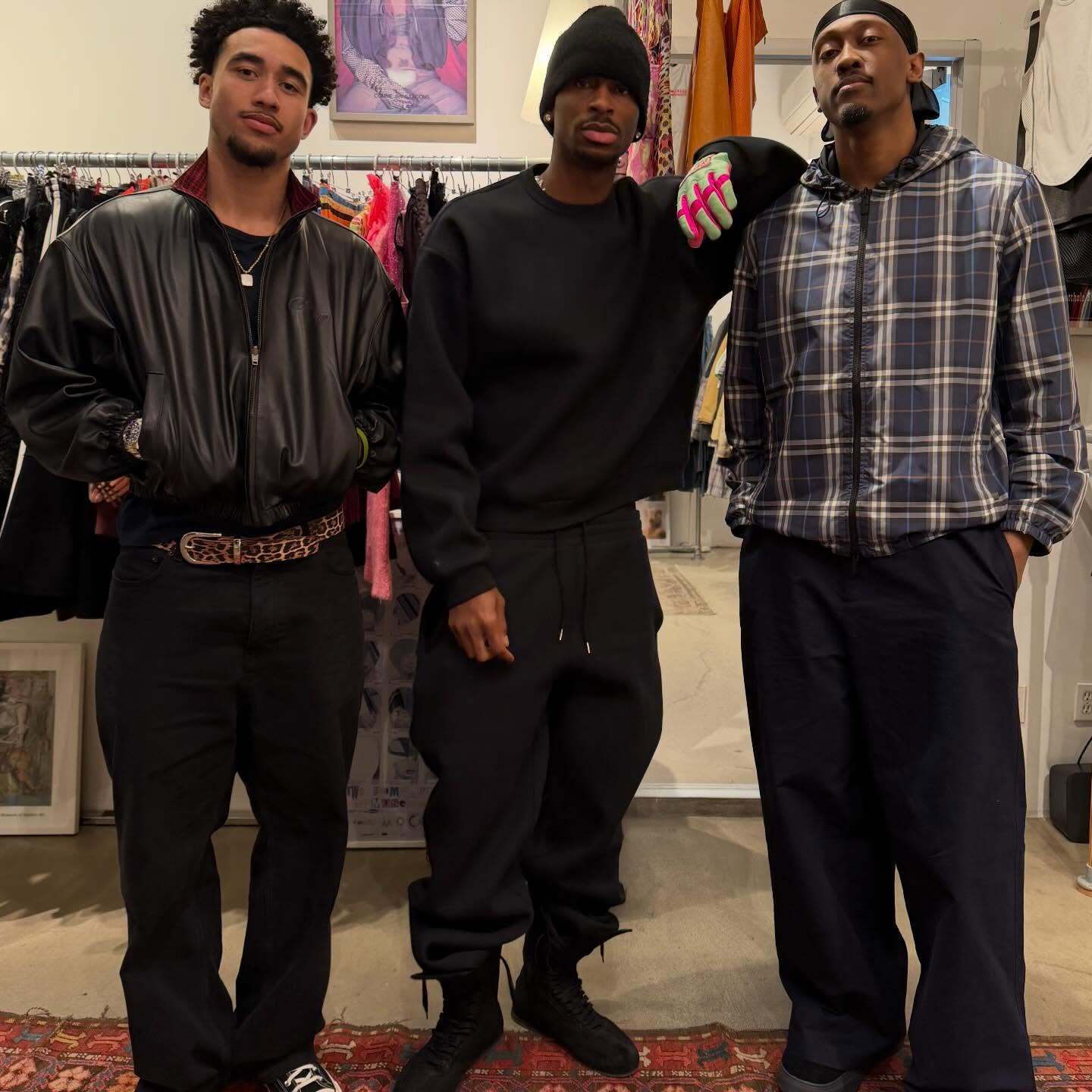 亚历山大、杰伦威廉姆斯和麦凯恩在纽约消费了一波，雷霆全队在纽约停留了很长时间，差