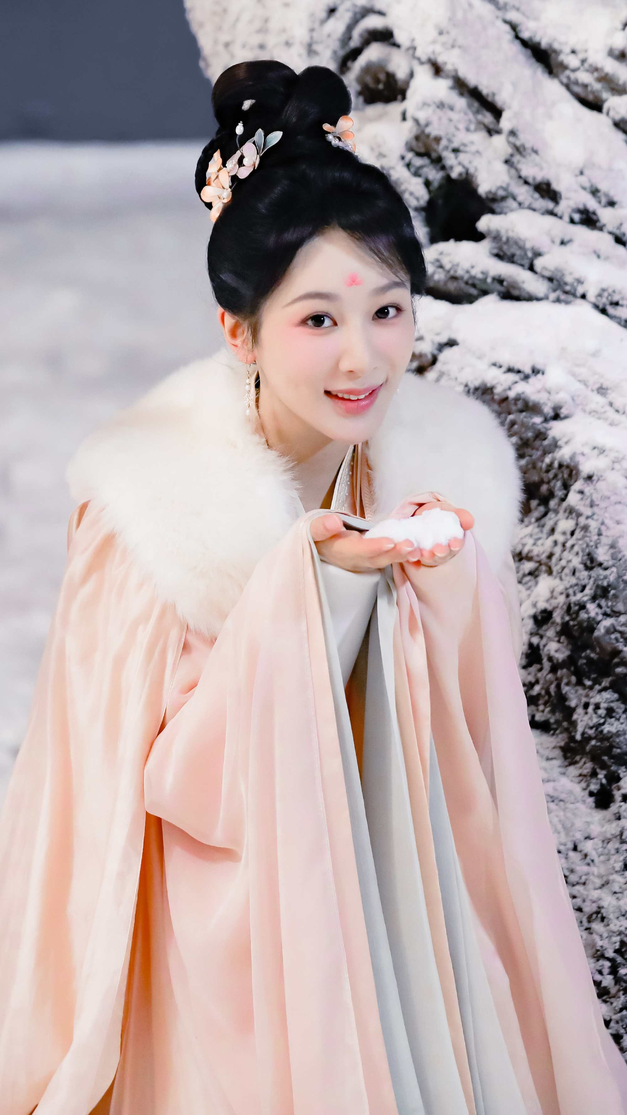  [心]#杨紫长相思#曾虑多情损梵行，入山又恐别倾城，世间安得双全法，不负如来不