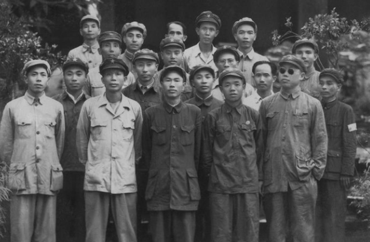 明明是邓华指挥了解放海南岛战役，为什么说韩先楚的功劳最大呢？

海南岛战役最难看