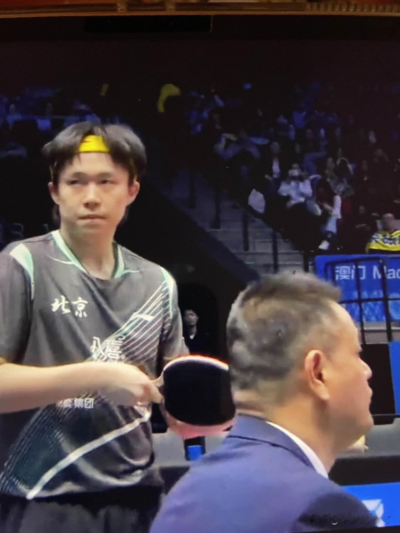 樊振东4:2王楚钦晋级决赛东东真强！
全运会乒乓球男单半决赛
北京王楚钦2:4不